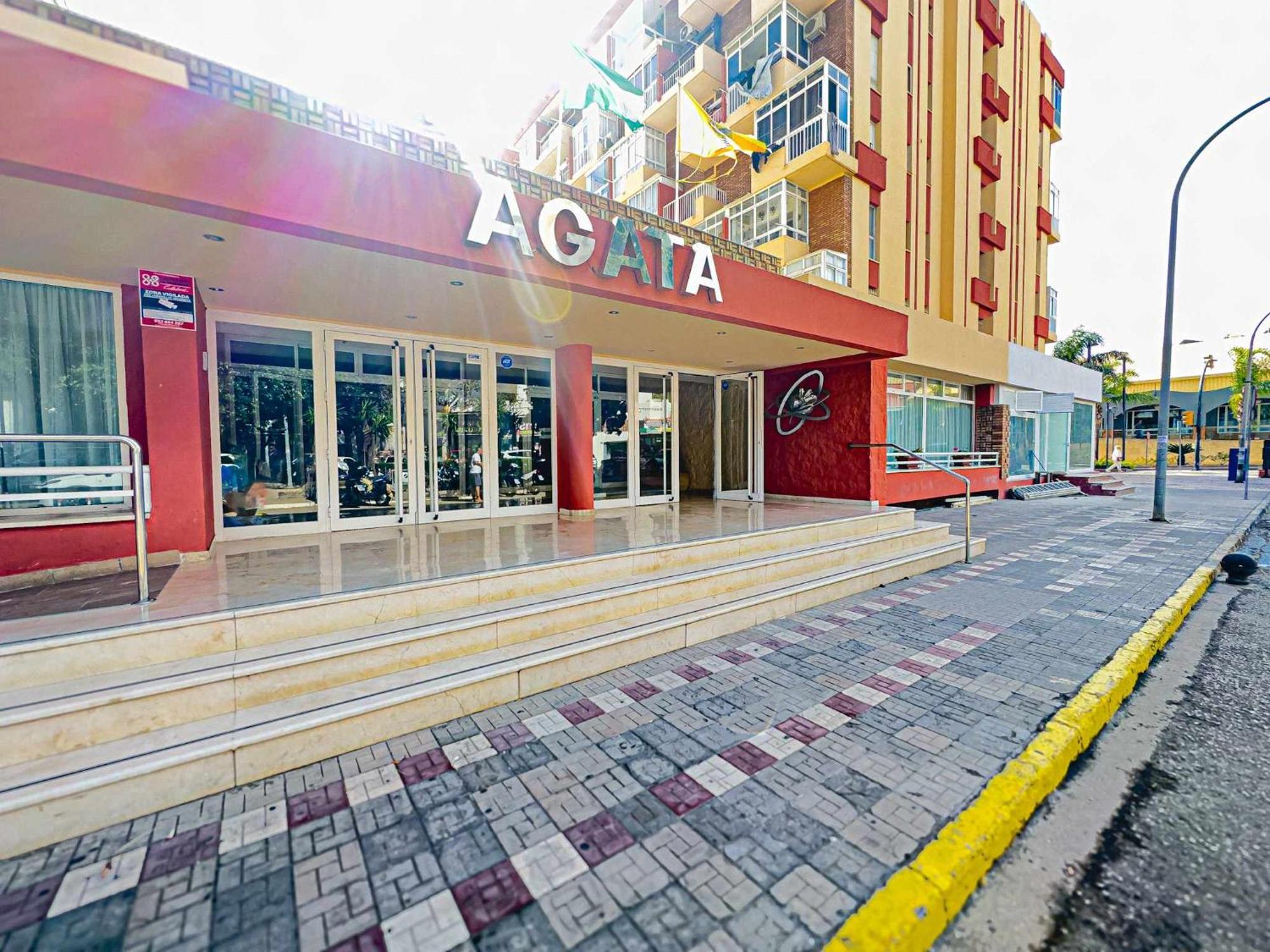 ベナルマデナAgata & Parkingアパートメント エクステリア 写真